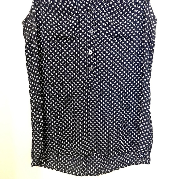 2/$30 Loft - Navy & White Sleeveless Patterned Blouse Top - Picture 5 of 8